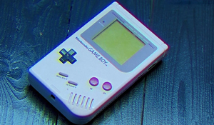 随时随地回忆童年！礼品网推Game Boy外形腕表和闹钟