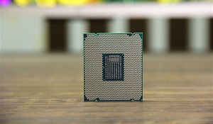 Intel  i7-8565U现身：4核8线程15W功耗主频4.6GHz