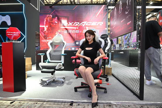 chinajoy2021丨提供更加舒适的游戏体验 迪锐克斯电竞椅亮相展会现场